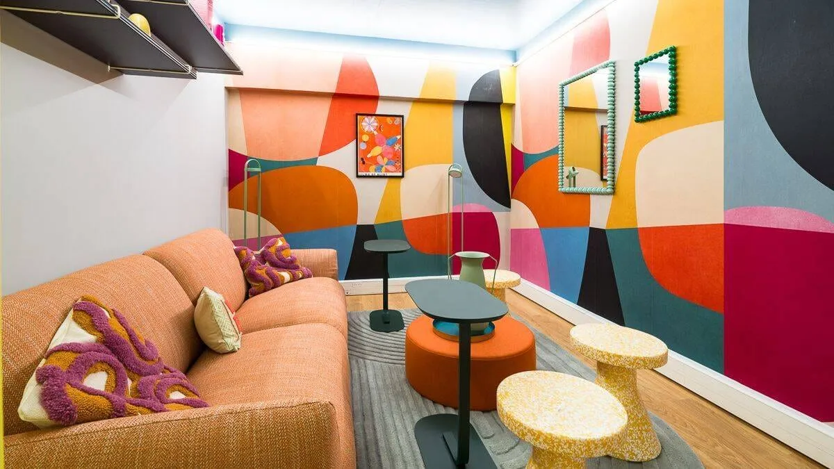 Espace commun coloré de la résidence