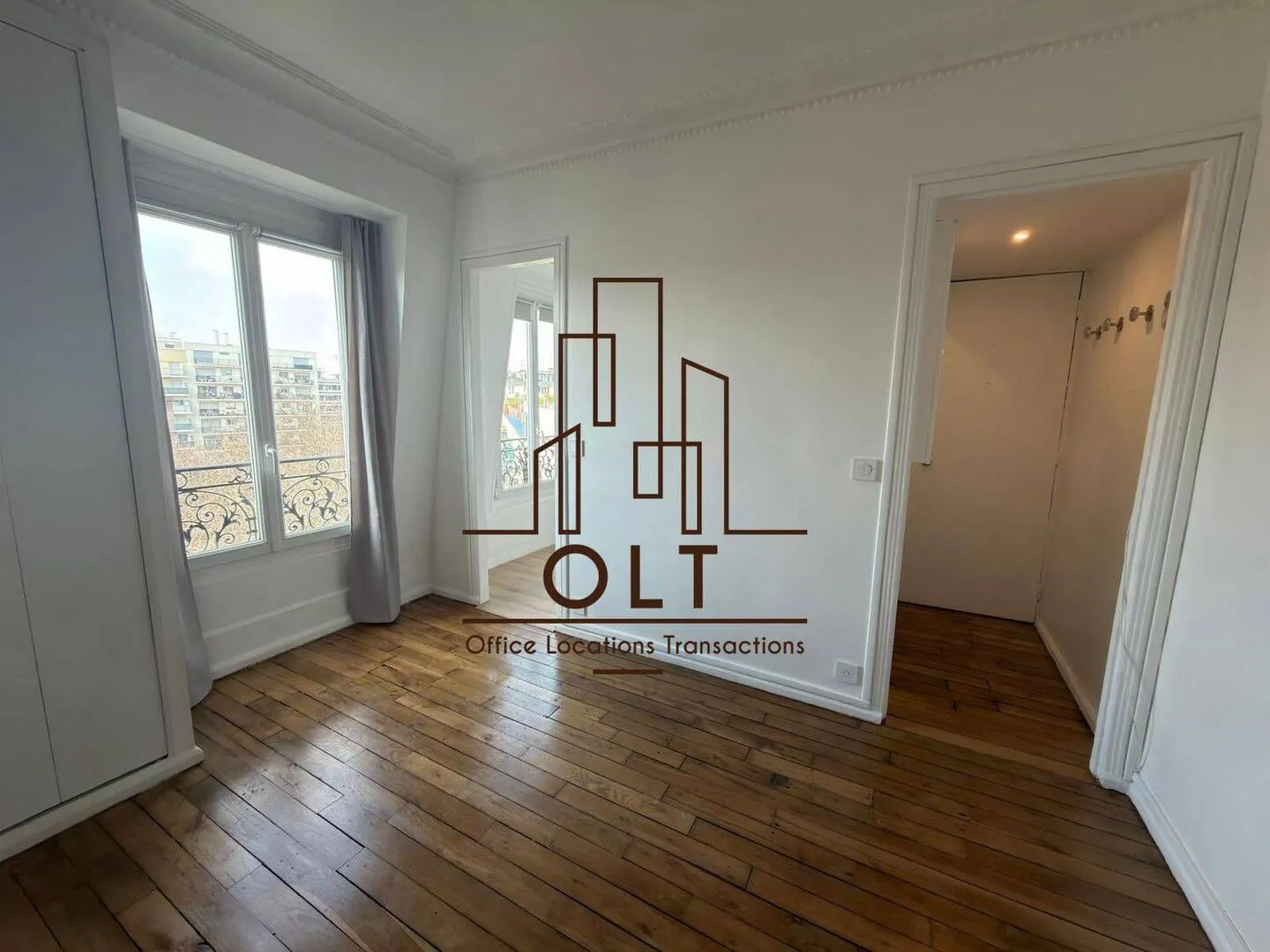 Entrée et couloir du studio