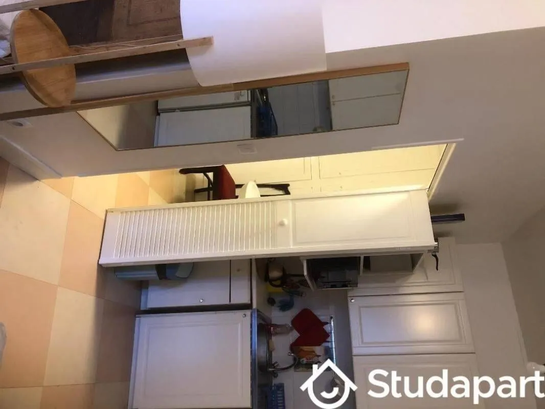 Kitchenette avec plan de travail