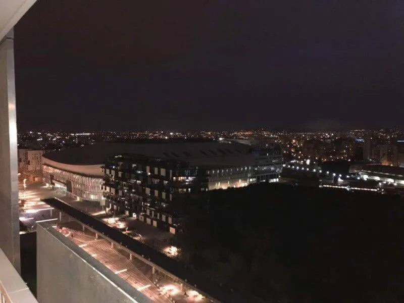 Vue dégagée sur l'ouest parisien depuis le balcon