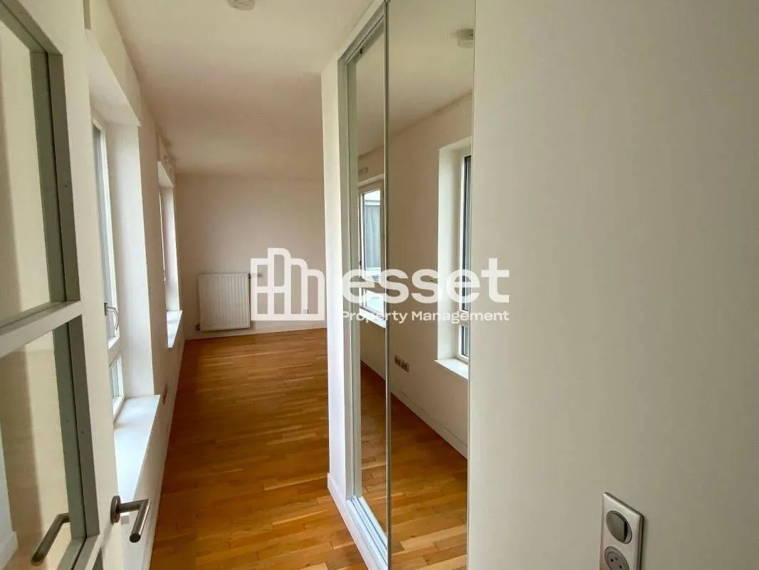 Séjour vu depuis la kitchenette