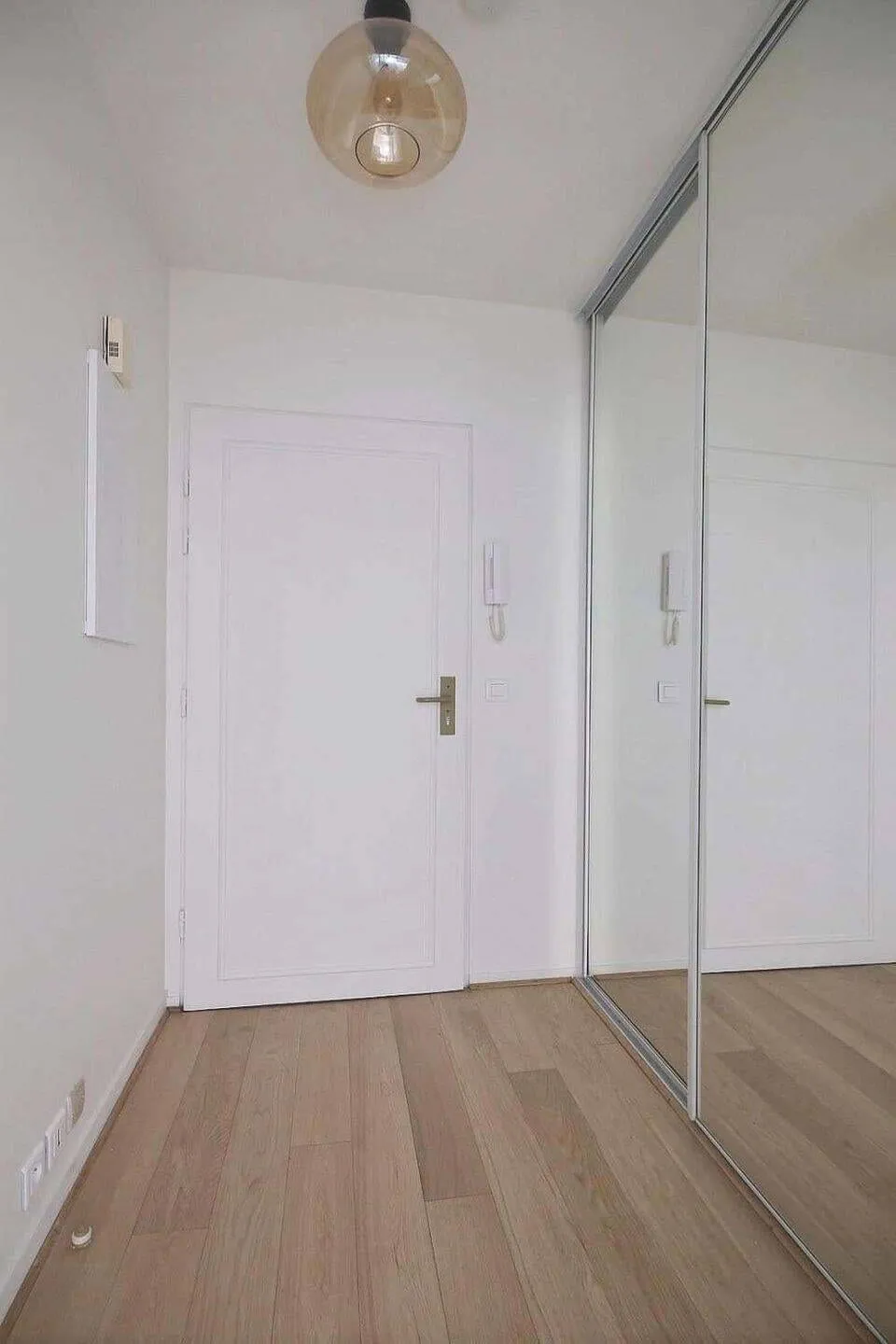 Dégagement et portes de rangement