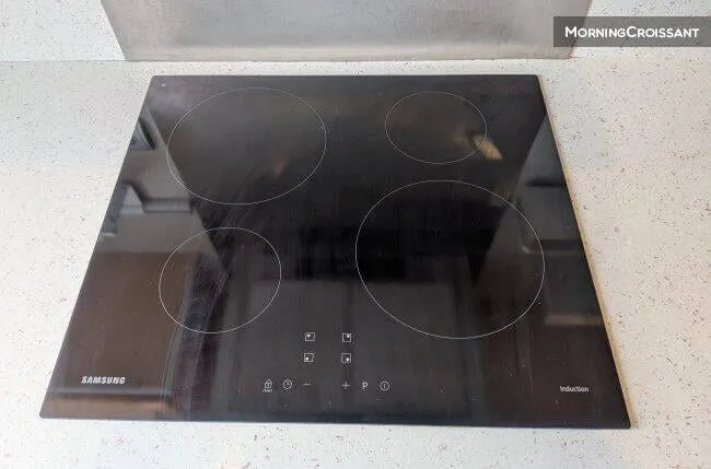 Plaques à induction de la cuisine