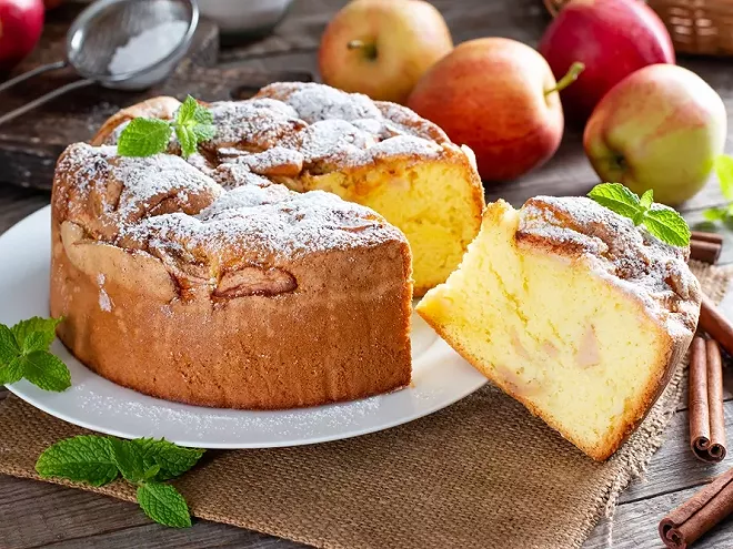 Apple Mascarpone Cake