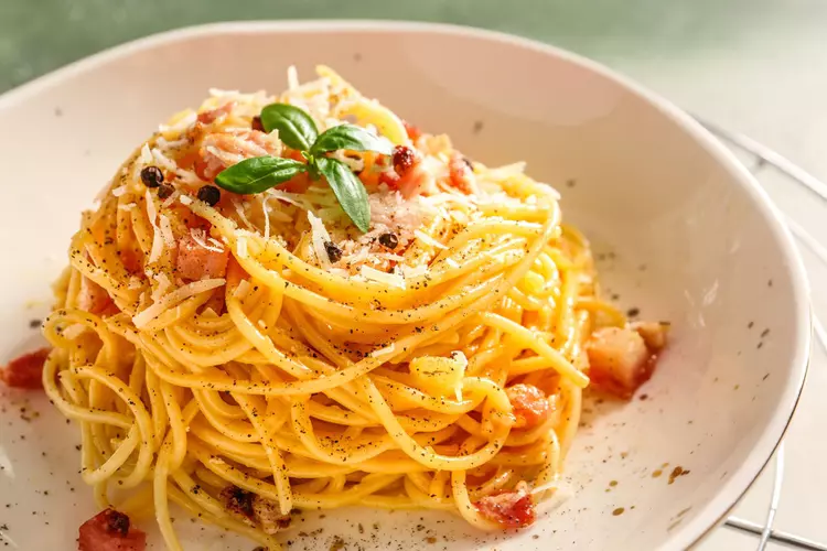 Italian Carbonara Pasta Without Cream