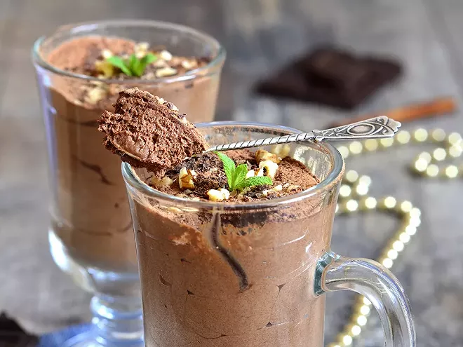 Light Chocolate Mousse: A Decadent Yet Airy Dessert