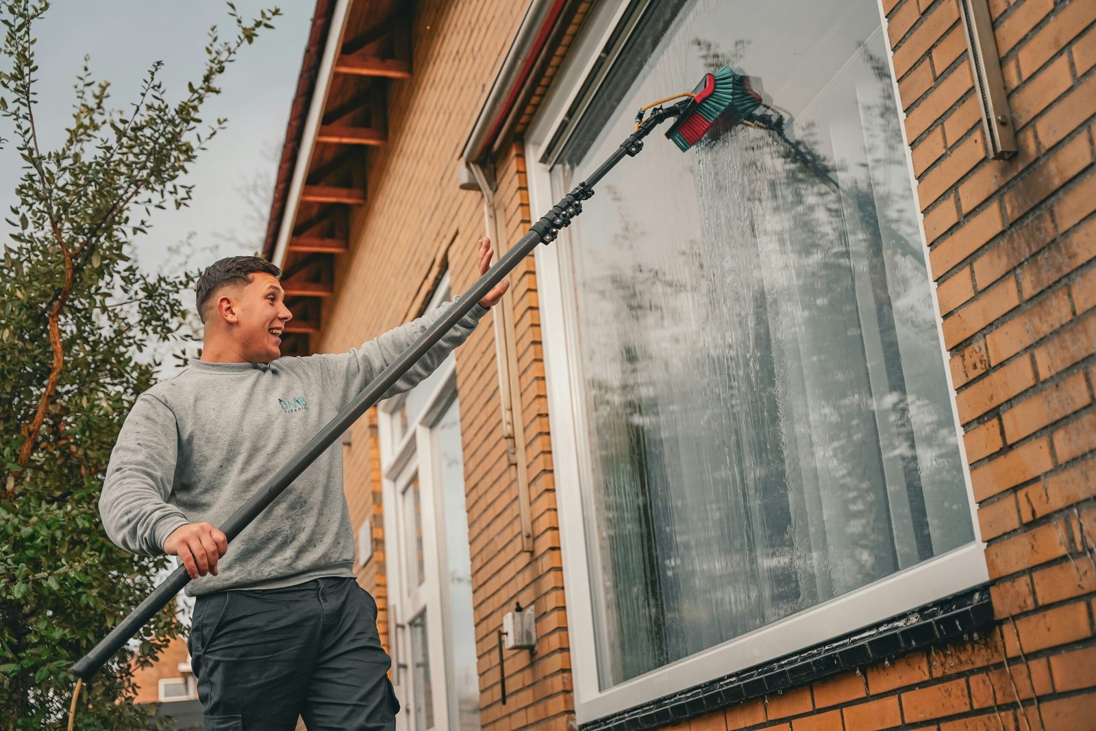 With This Trick, Your Windows Will Shine Like Never Before!
